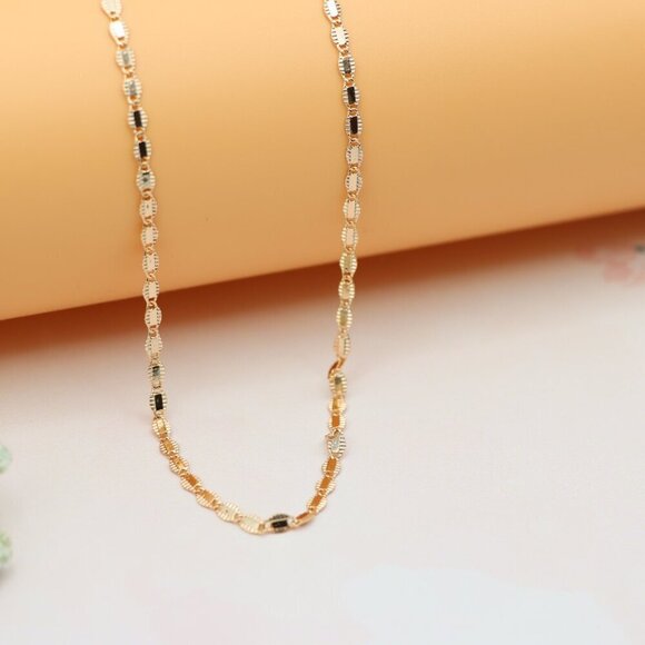 "Shimmer Oval Link Rose Gold Necklace Bold Yet Sleek, XPNL0142 - Picture 9 of 12